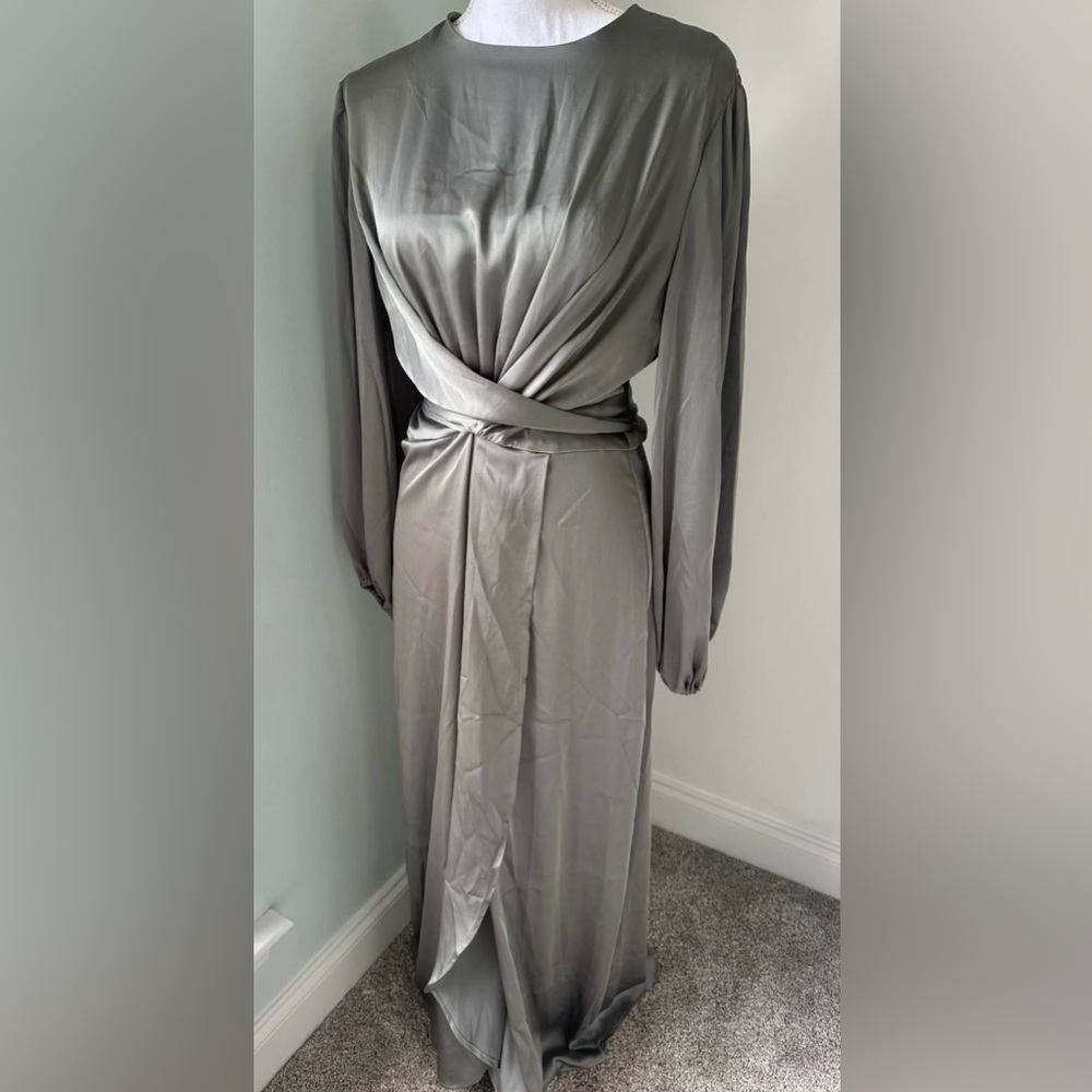 Elegant Dress - Picture 4 of 6